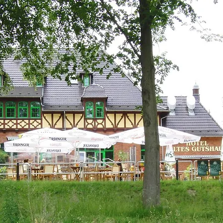 Hotell Gutshaus Am Schloss 3*