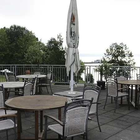 Gutshaus Am Schloss Hotell Klink