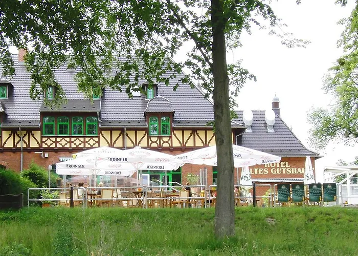 Hotel Gutshaus Am Schloss 3*